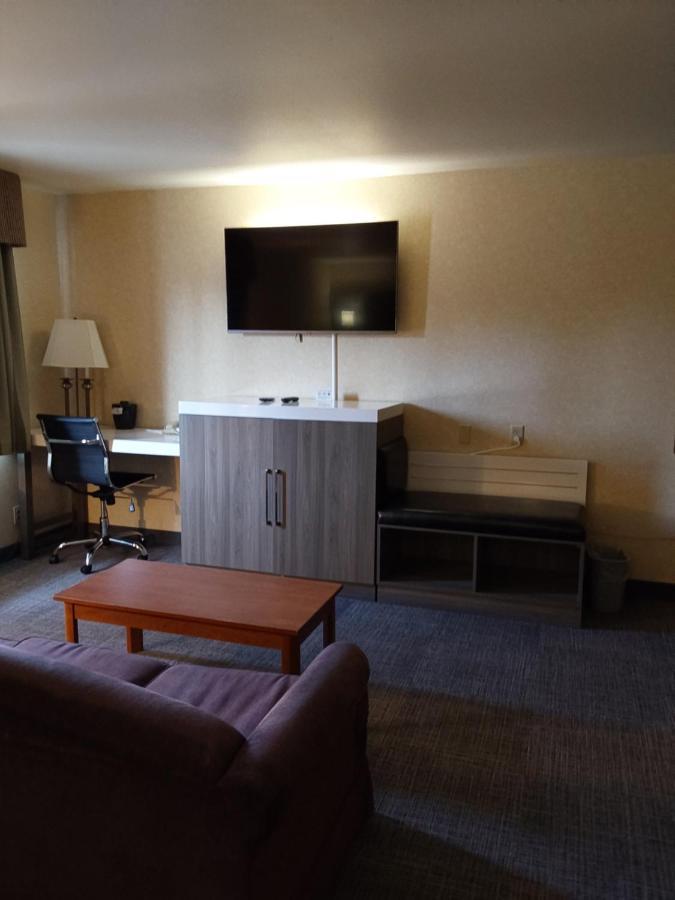 Lavissh Inn And Suites Μπέλινγκχαμ Εξωτερικό φωτογραφία